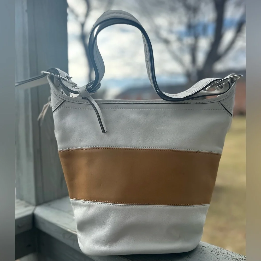 COACH Authentic Old Money Leather Rugby Duffle Bucket White Camel Purse F-13357
